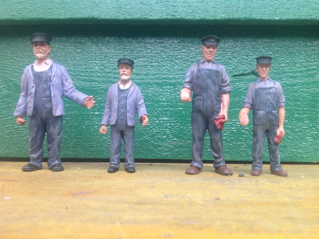 bachmann g scale figures