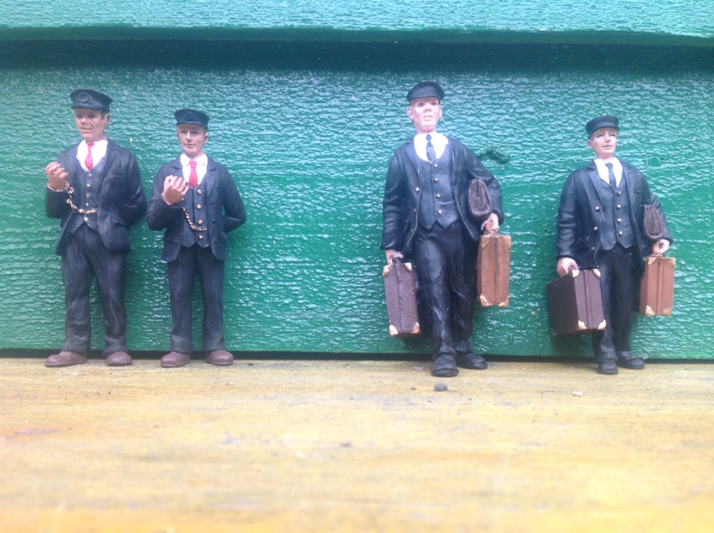 bachmann g scale figures